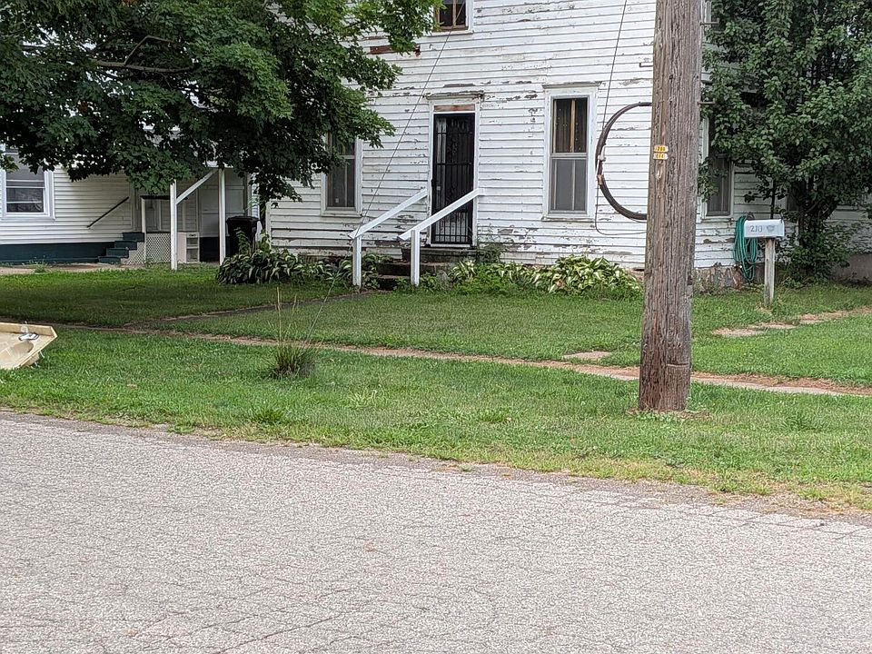 1st image of 210 N Sophia St