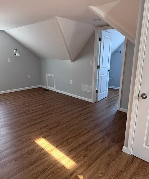 4429 Maplecrest Ave — Photo 23