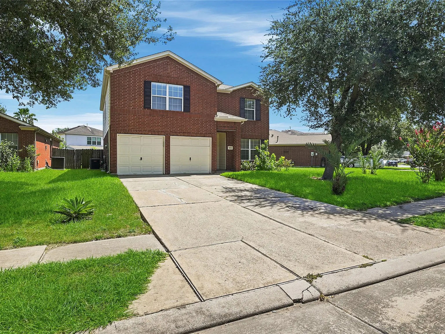 3 bed, 2.5 bath, 2371 sqft, $2,095 — Photo 1