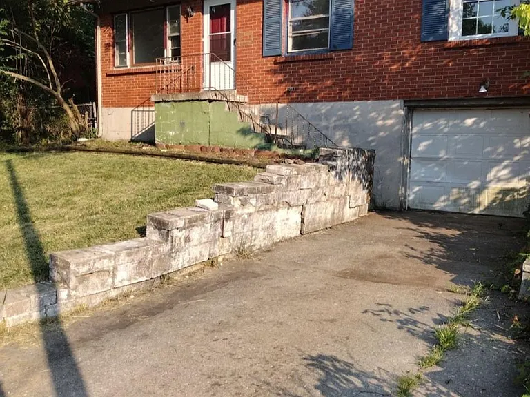 1872 Marietta Dr — Photo 1