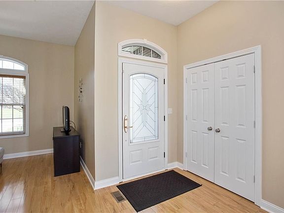 2nd image of 249 Woodland Pl