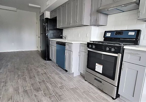 2nd image of 25-28 Broadway #6AA