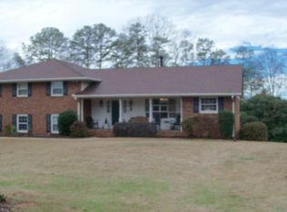 15 Walnut Dr, Cartersville, GA