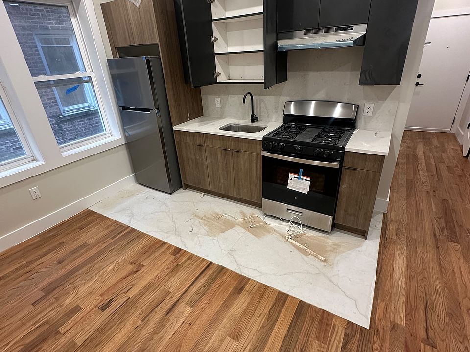 1st image of 811 Broadway #201