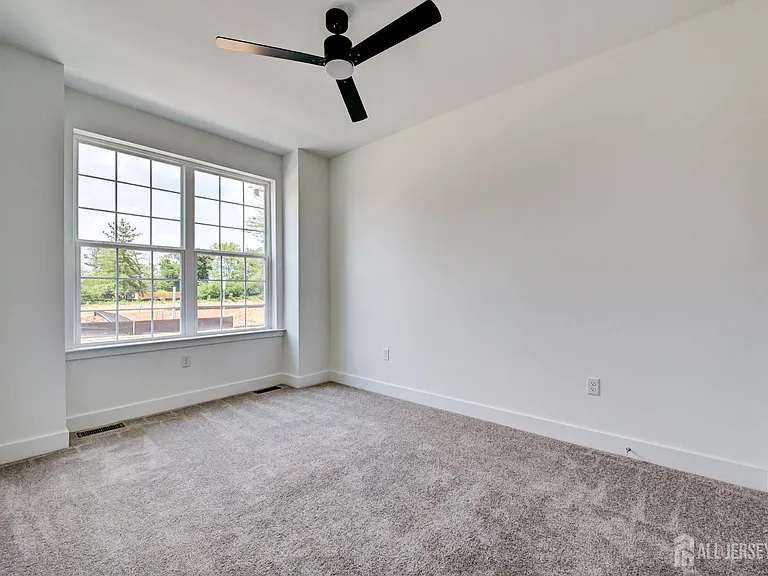 13 Griffin Ln — Photo 8