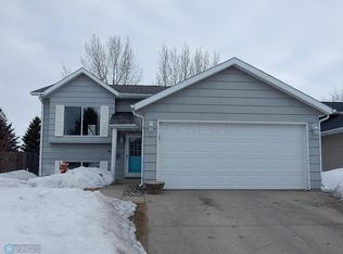 1218 32nd Ave S, Moorhead, MN 56560
