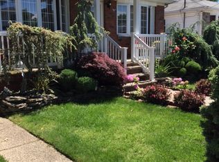 381 Adelaide Ave, Staten Island, NY 10306