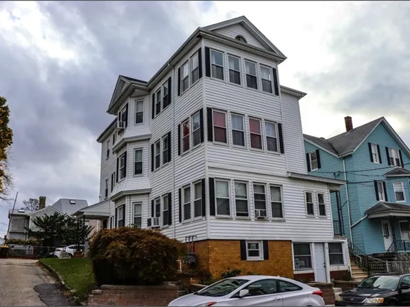 15 Oliver St, Fall River, MA 02724