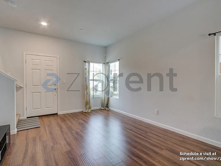 8159 Laurel Willow Ln — Photo 2