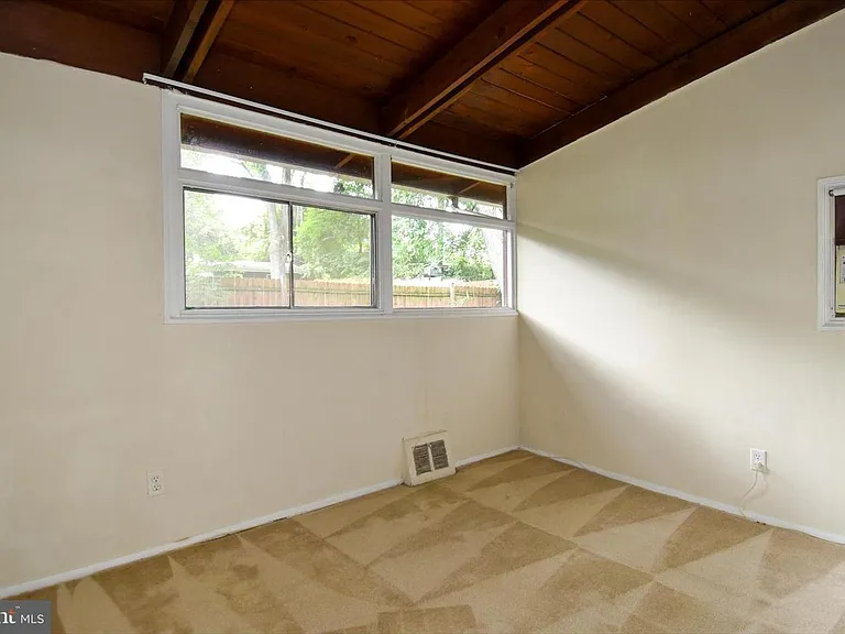 3415 Gallows Rd — Photo 20