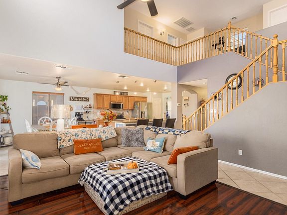 5th image of 1714 E Branham Ln