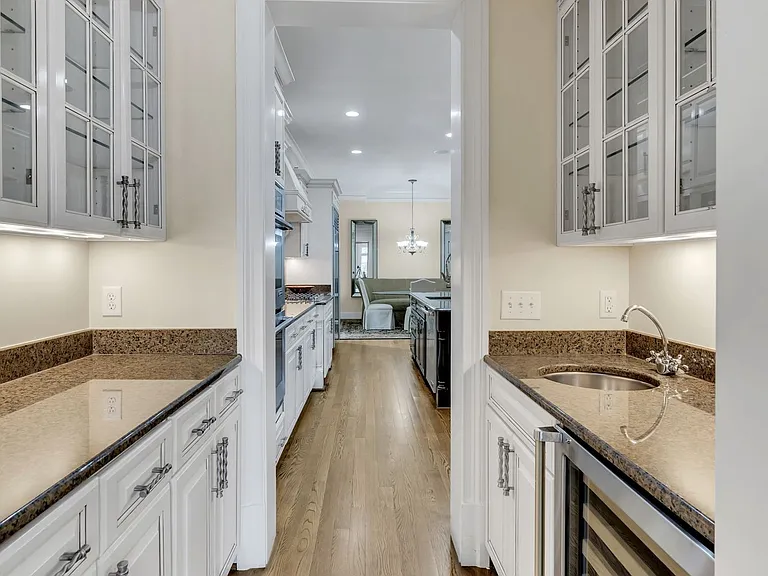 3205 Woodlawn Dr — Photo 16