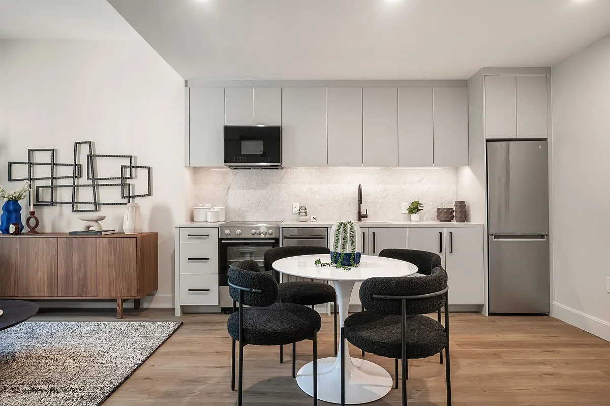 65 Dupont Street — Photo 3