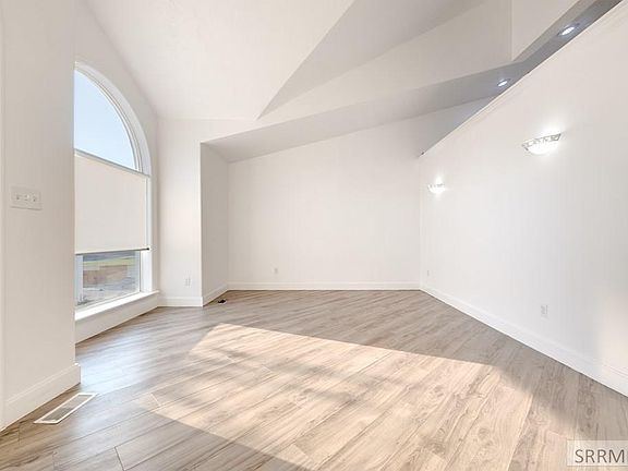3rd image of 1810 Cabellaro Dr