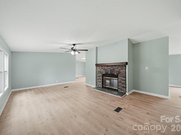 4th image of 2295 Amy Ct