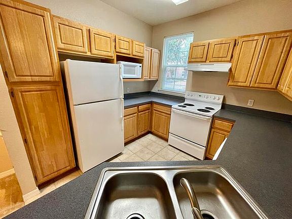 5th image of 3318 Greenwich Village Blvd APT 102