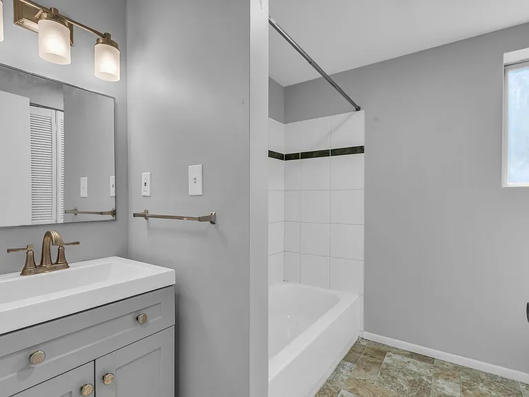 405 SW 116th Pl — Photo 15