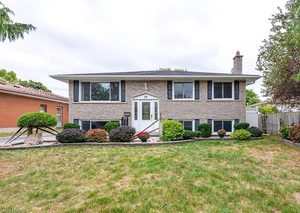 1st image of 19 Melbourne Cres