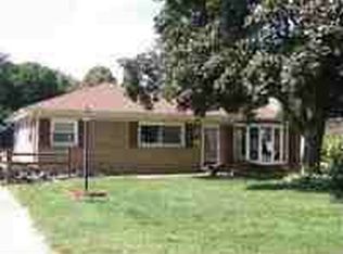 166 Crestview Ave, Waterloo, IA 50701