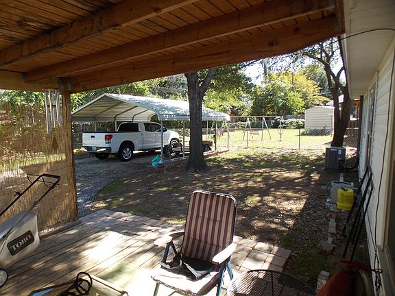 3rd image of 808 Helen Dr