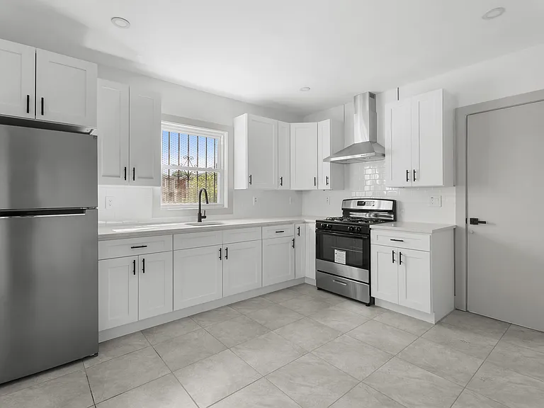 163 Summit Ave — Photo 6