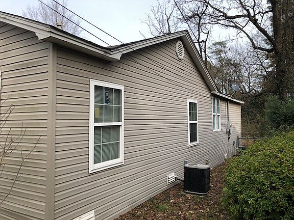 3rd image of 4008 Garland Ave