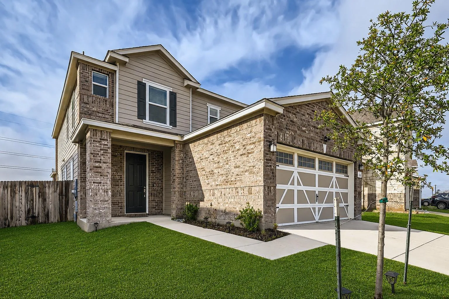 5 bed, 3.5 bath, 2680 sqft, $2,695 — Photo 1