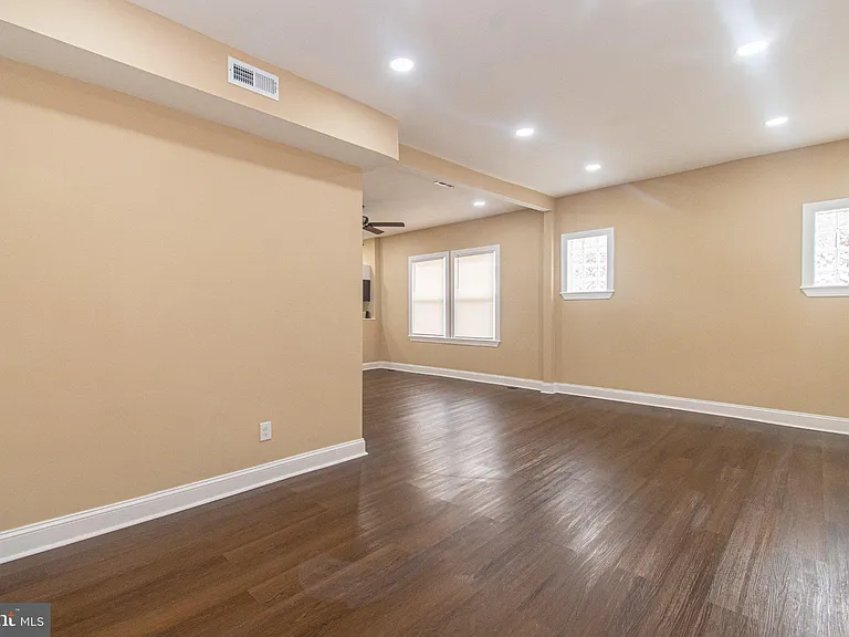 4103 Barrington Rd #2 — Photo 8