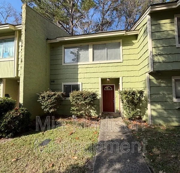 527 Tibet Ave #3 — Photo 1
