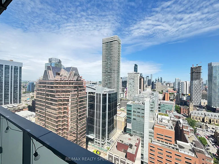 25 Richmond St E #3214 — Photo 10