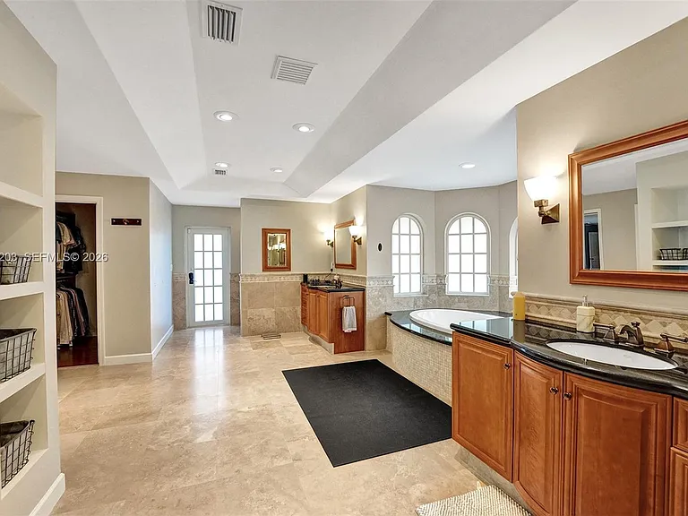 22180 Woodset Ln — Photo 36