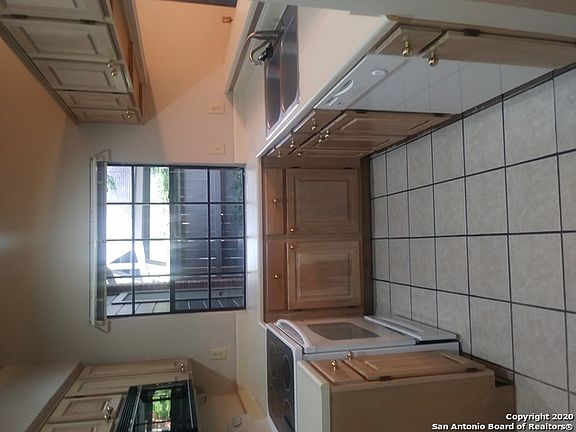 2nd image of 31 Chapel Hill Cir