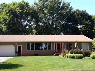 4106 Hillside Ln, Madison Lake, MN 56063