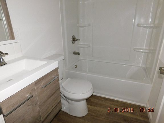 4th image of 216 Midway Dr
