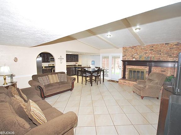 3rd image of 6113 Blair Oaks Dr