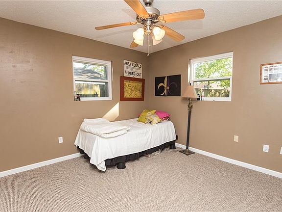 5th image of 439 Cumberland Dr