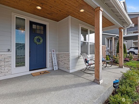 3rd image of 4021 60th Avenue NE