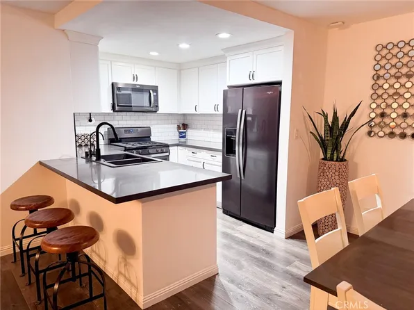 15511 Sherman Way APT 25, Los Angeles, CA 91406