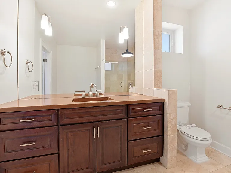 975 S Vine St — Photo 21
