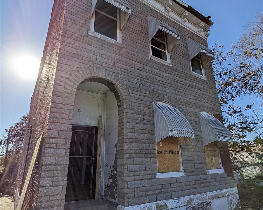 1st image of 3618 S Broadway S