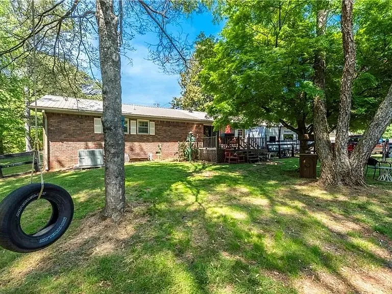 2347 Morgan Rd — Photo 19