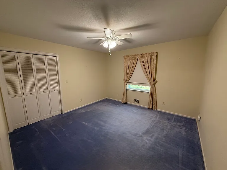 579 Colby St — Photo 27