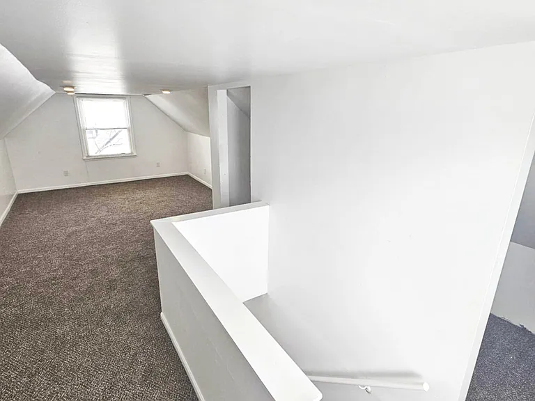 7547 Lamphere — Photo 13