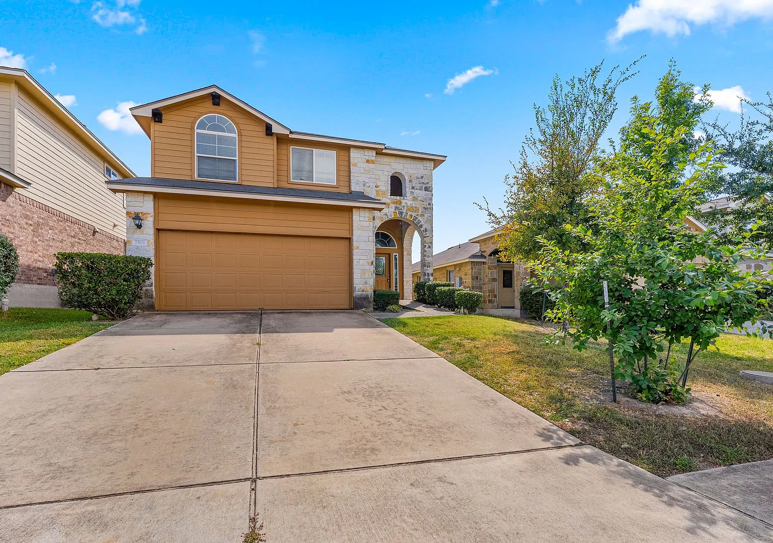 Incredible 3 Bed/2.5 Bath 2-Story home in NE Austin! — Photo 2