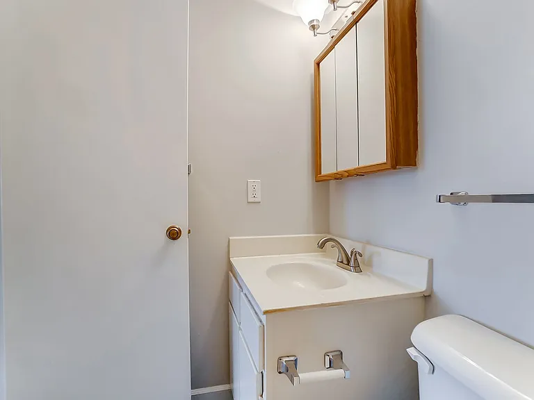 Candlelite Apartments — Photo 78