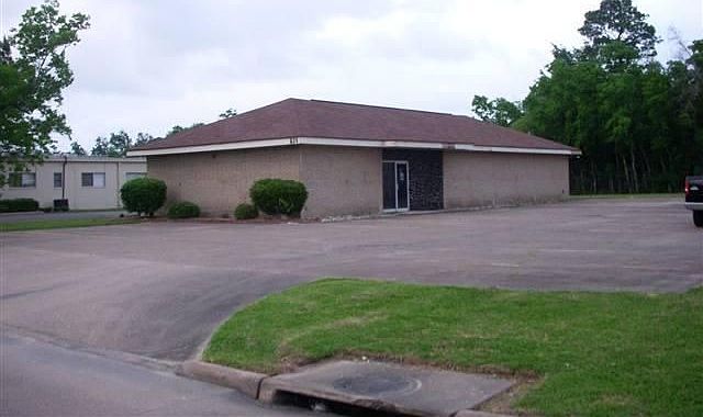 1st image of 815 Lindbergh Dr