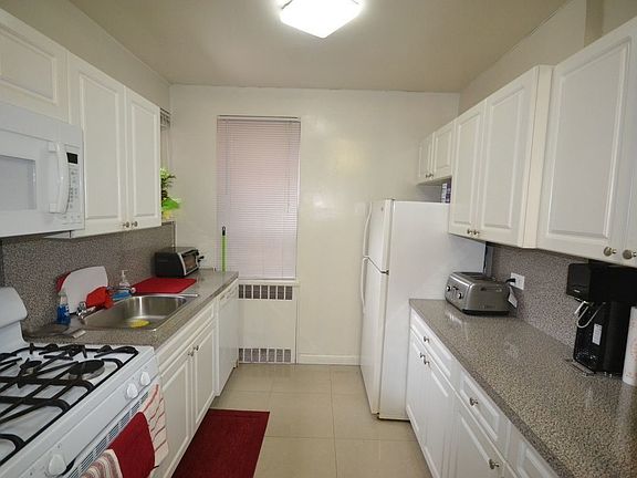 4th image of 6787 Booth St #6R