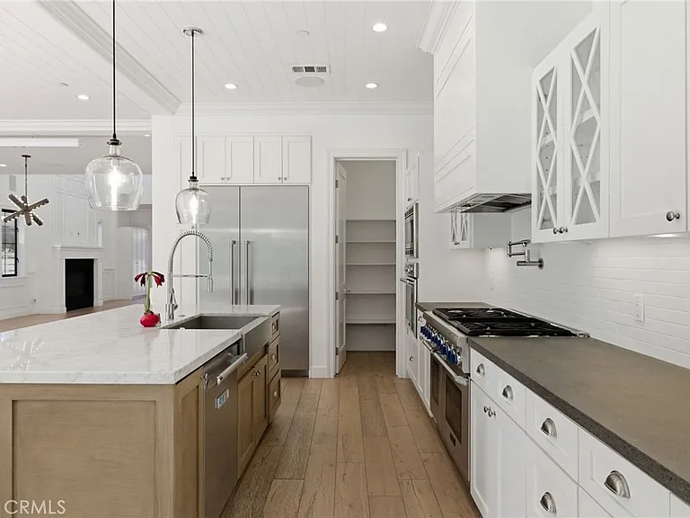 1405 Oak Ave — Photo 16