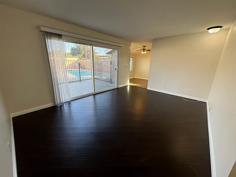 960 N Homerest Ave — Photo 2