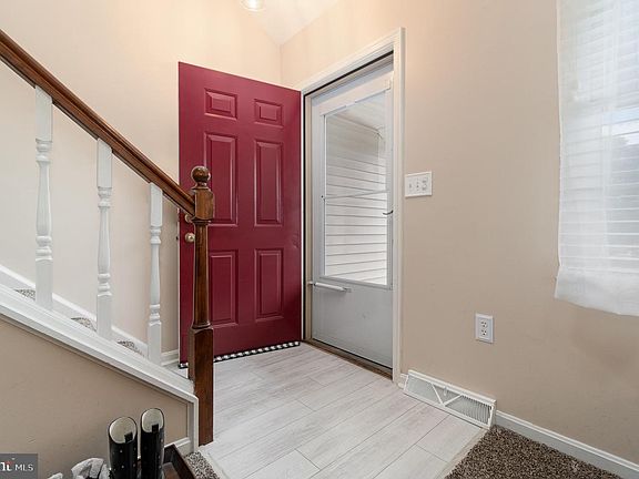 4th image of 1260 Woodridge Dr